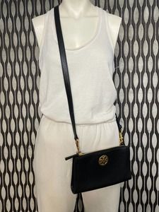 TORY BURCH Black Leather "Carson" Zip Top Crossbody Handbag